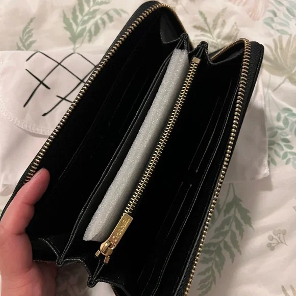 Source Unknown Black Quilted Zip Wallet - Picture 3 of 3